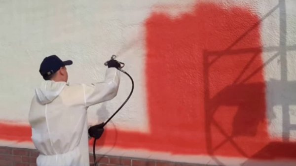 Переваги та недоліки безповітряного способу нанесення фарби