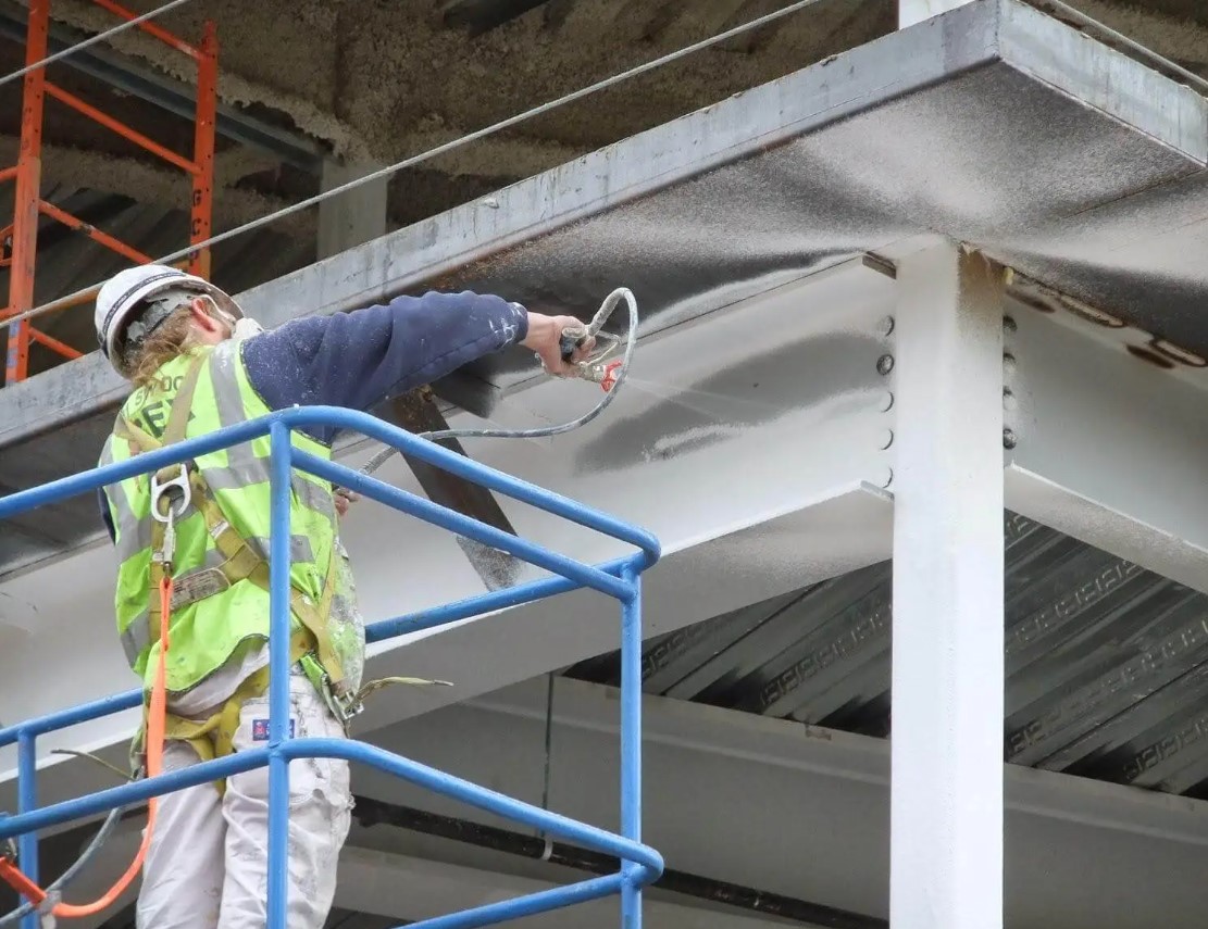 Техніка покриття металевих поверхонь емаллю: як досягти професійного результату