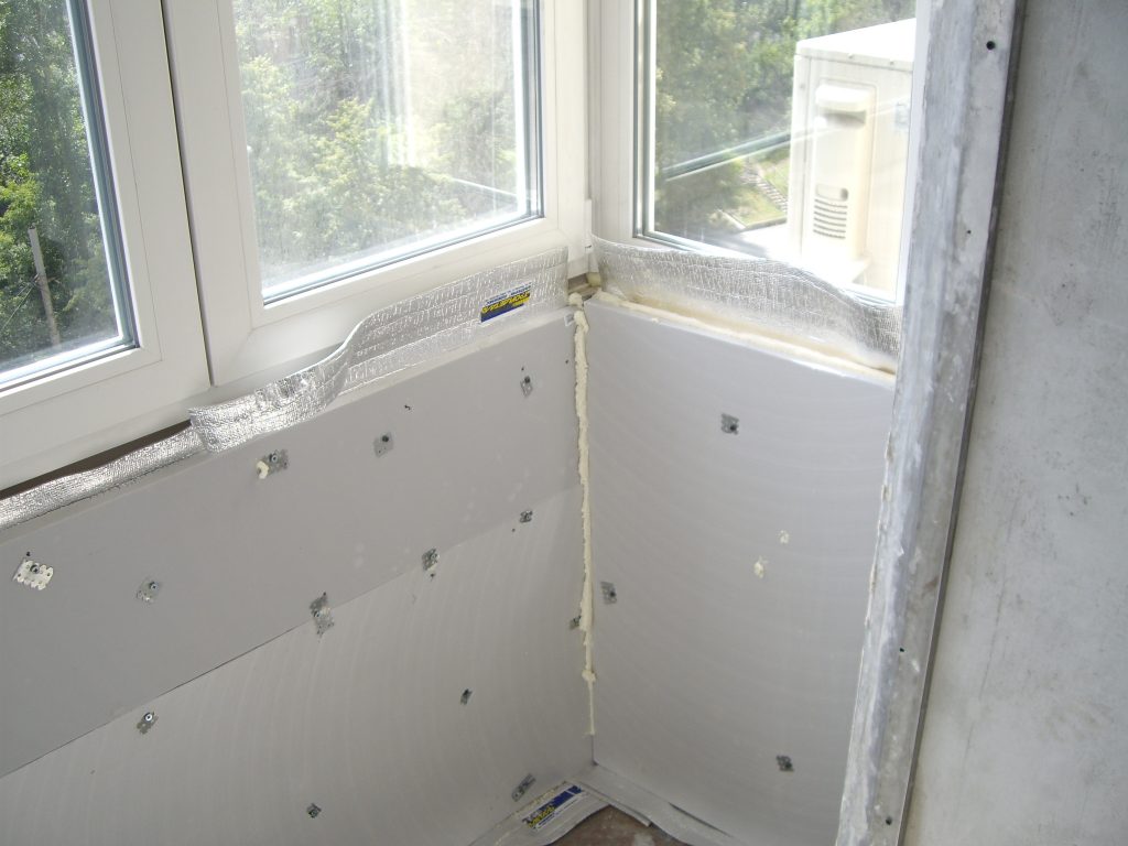 Чому для утеплення варто обрати пінопласт