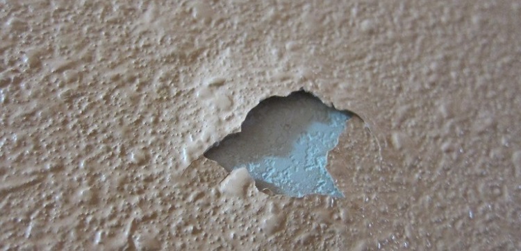 Причини здуття шпаклівки на стінах